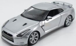 IXO-MODELS 1/8 NISSAN GT-R (R35) COUPE 2009 SILVER